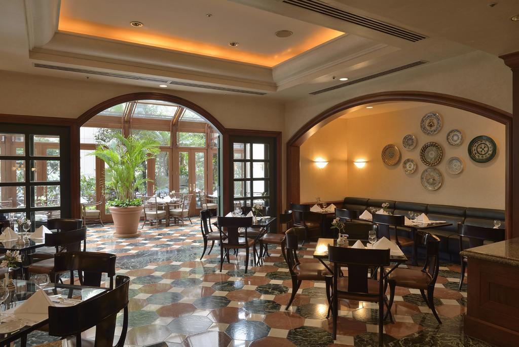 The Sherwood Тайбэй Экстерьер фото The interior of the restaurant